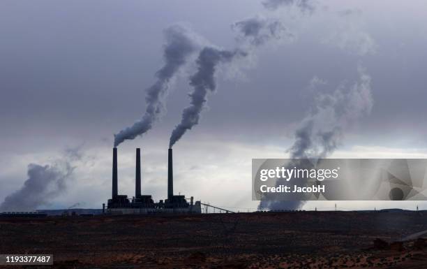 luftföroreningar - chimney bildbanksfoton och bilder