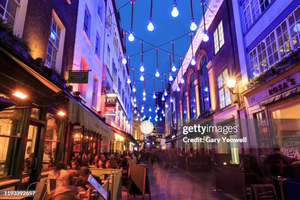 christmas in london - soho london fotografías e imágenes de stock