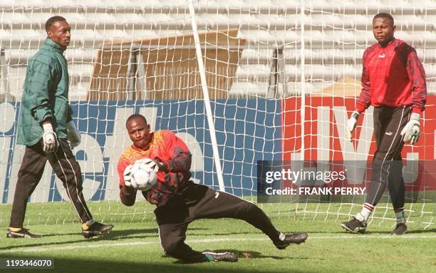 Cameroon's goalkeeper Jacques Songo'o watches his team-mates during a training session of Cameroon's national soccer team at Beaujoire stadium in...