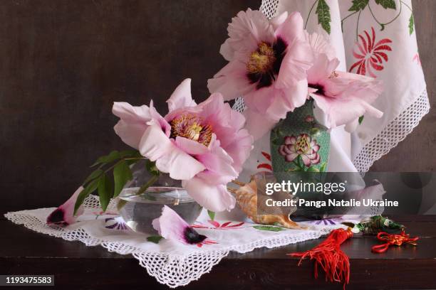 bouquet of pink tree peonies with chinese inlaid vase - paeonia suffruticosa stock pictures, royalty-free photos & images