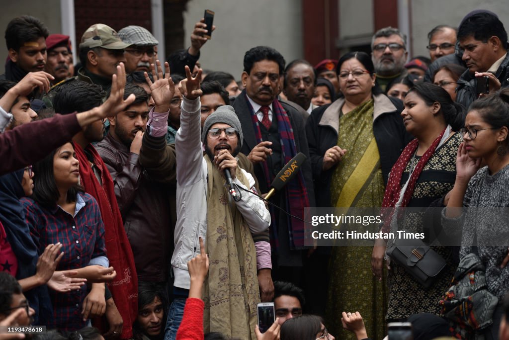 Jamia Millia Students Gherao Vice-Chancellors Office