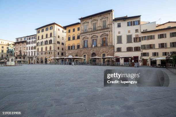 piazza della signoria at sunrise,florence - piazza 個照片及圖片檔