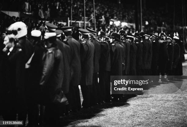 Luton Riots 261 Police Luton Stock Photos, High-Res Pictures, and Images - Getty Images