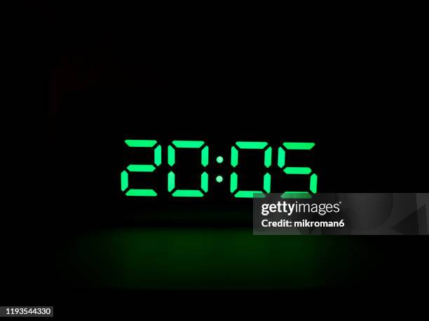 real green led digital clock - number 20 ストックフォトと画像