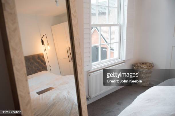 luxury flat interiors - bedroom mirror stock-fotos und bilder