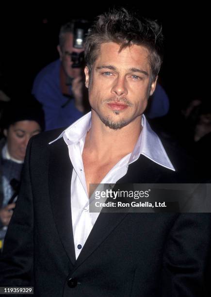 Actor Brad Pitt attends the "Meet Joe Black" New York City Premiere on November 2, 1998 at the Ziegfeld Theater in New York City.