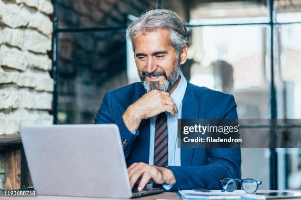 Old Man Computer Stock 10,674 Old Man On Computer Office Stock Photos, High-Res Pictures, and ...