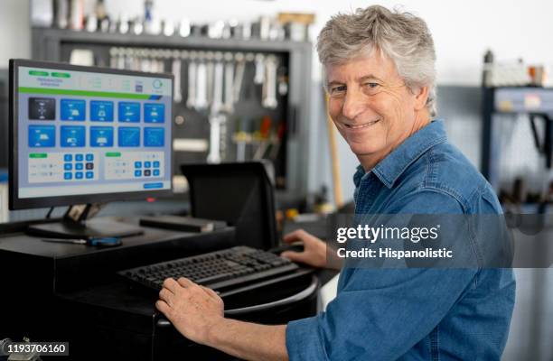 Old Computer System Photos and Premium High Res Pictures - Getty Images