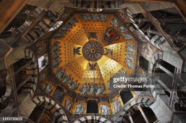 the dome of the octagon in aachen - aachen fotografías e imágenes de stock