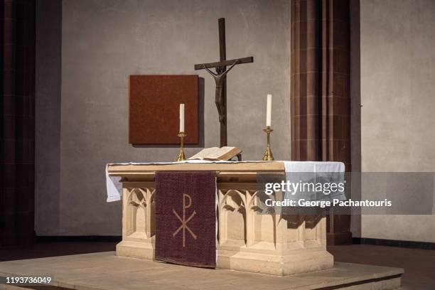 simple christian church altar - altare stock pictures, royalty-free photos & images