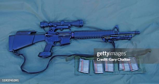 ar15 delta hbar rifle - ammunition magazine stockfoto's en -beelden