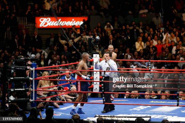 January 19: MANDATORY CREDIT Bill Tompkins/Getty Images Roy Jones Jr defeats Felix Trinidad in their fight at Madison Square Garden, New York...