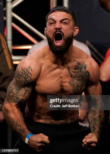 Mike Perry Prime 258 Mike Perry Pose Ufc Stock Photos, High-Res Pictures, and Images ...