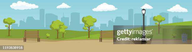 ilustraciones, imágenes clip art, dibujos animados e iconos de stock de parque de verano de la ciudad. paisaje de verano bosque de montaña carretera azul cielo nublado. - parque-público