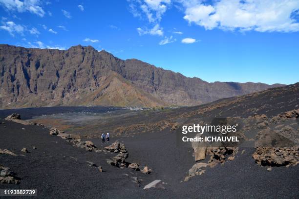 volcano pico de fogo cabo verde - kapverden stock-fotos und bilder