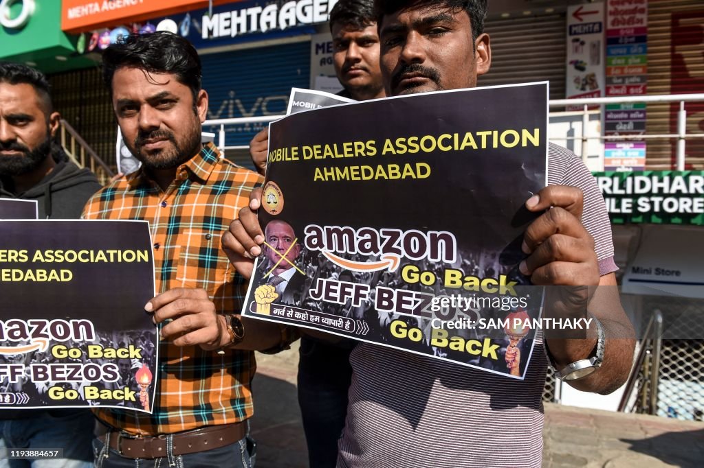 INDIA-E-COMMERCE-AMAZON-BEZOS