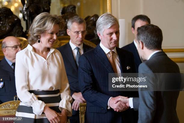 - Rencontre entre le Roi, la Reine, le Secrétaire Général de l'OTAN et les représentants permanents, les membres du secrétariat international et les...