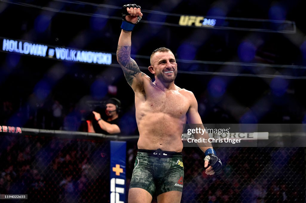 UFC 245: Holloway v Volkanovski