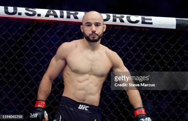 Marlon Moraes prepares for a bantamweight fight against Jose Aldo during UFC 245 at T-Mobile Arena on December 14, 2019 in Las Vegas, Nevada.