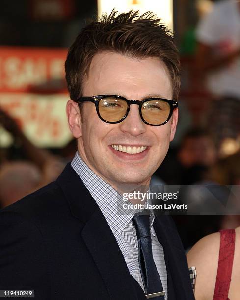 Actor Chris Evans attends the premiere of "Captain America: The First Avenger" at the El Capitan Theatre on July 19, 2011 in Hollywood, California.