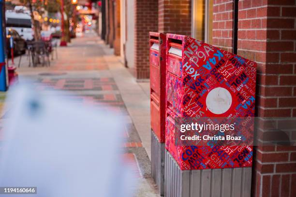 canadian lettermail - canada post stock pictures, royalty-free photos & images