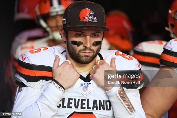 Baker Mayfield of the Cleveland Browns gets ready to run onto the News  Photo - Getty Images