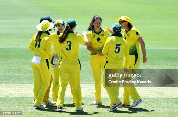 Parween 28 Nuzhat Parween Stock Photos, High-Res Pictures, and Images - Getty ...
