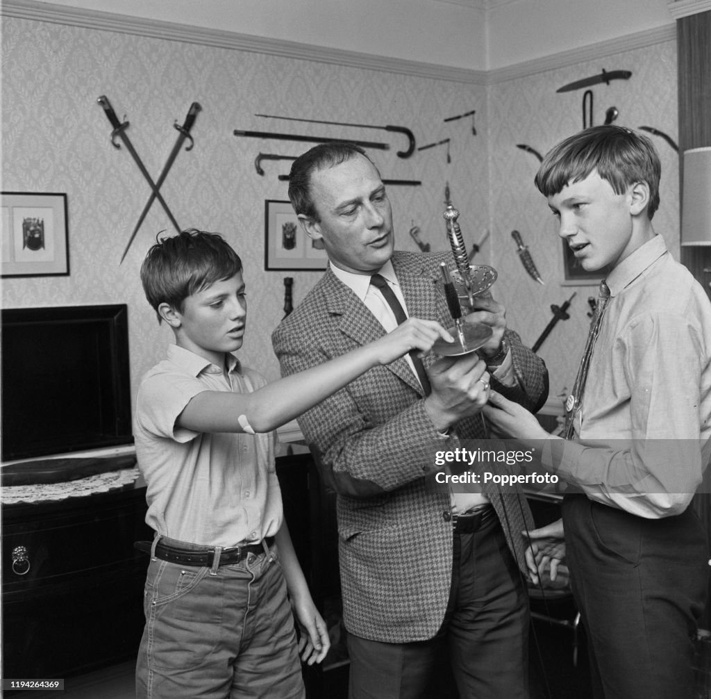 English actor Edward Woodward posed with his two sons Peter Woodward