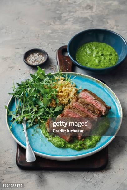 argentinisches steak - rucola stock-fotos und bilder