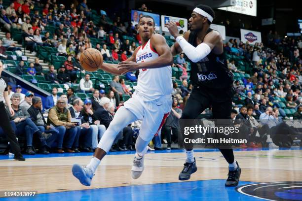 Donte Grantham of the Agua Caliente Clippers drives the ball during the first quarter against the Texas Legends on January 14, 2020 at Comerica...