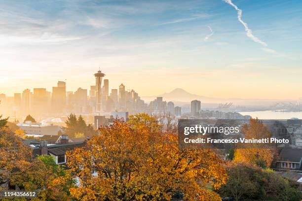 seattle, washington, usa. - fall in seattle fotografías e imágenes de stock