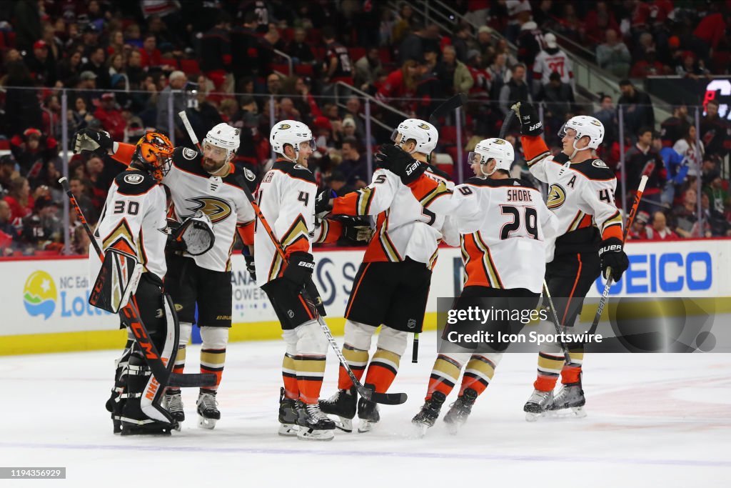 NHL: JAN 17 Ducks at Hurricanes