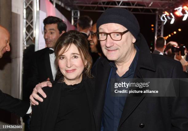 January 2020, Bavaria, Munich: Rainer Bock, actor and his wife Christina Scholz, actress, come to the Prinzregententheater for the presentation of...