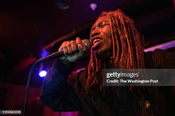 Mavi Rapper Standing 1,901 Kyle (Rapper) Stock Photos, High-Res Pictures, and Images - Getty ...