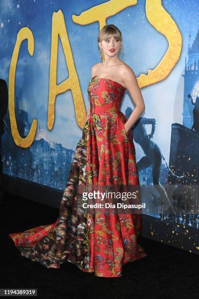 Taylor Swift attends the world premiere of "Cats" at Alice Tully Hall, Lincoln Center on December 16, 2019 in New York City.