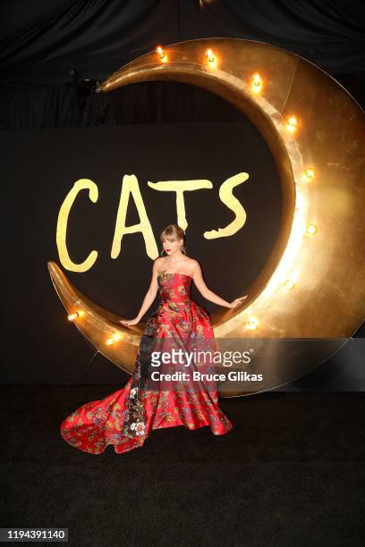 Taylor Swift poses at the World Premiere of the new film "Cats" based on the Andrew Lloyd Webber musical at Alice Tully Hall, Lincoln Center on...