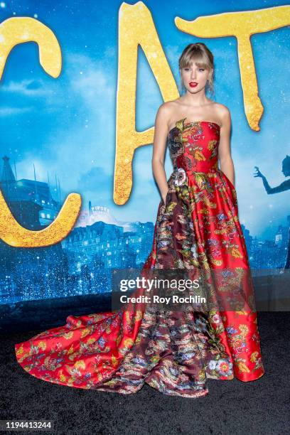 Taylor Swift attends the "Cats" World Premiere at Alice Tully Hall, Lincoln Center on December 16, 2019 in New York City.