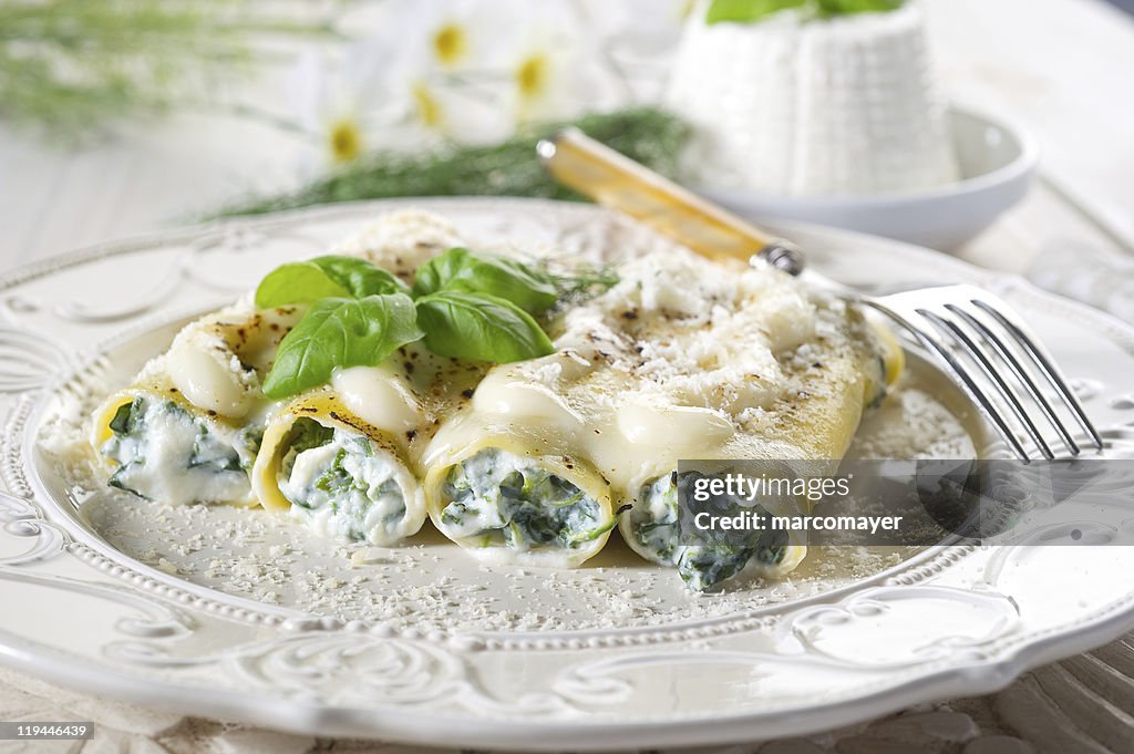 Cannelloni ricotta and spinach