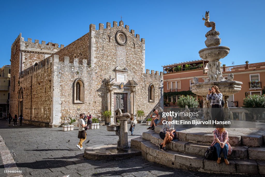 Fountain of Four next to Cathedral of St Nicholas of Bari in Taormina, Sicily, Italy