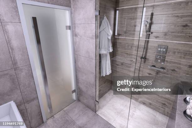 small bathroom interior - bathroom door imagens e fotografias de stock