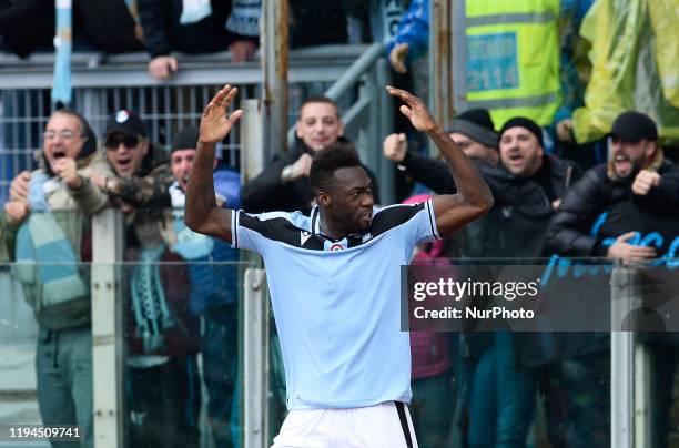 Felipe Caicedo celebrates under the Curva Nord after scoring goal 2-0 during the Italian Serie A football match between SS Lazio and UC Sampdoria at...