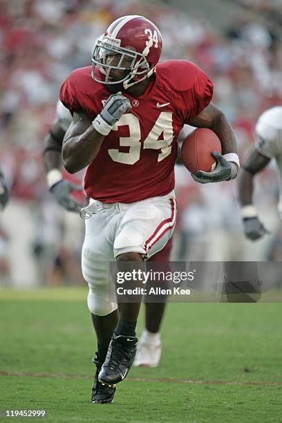 Alabama running back Kenneth Darby in action against South Carolina at Williams-Brice Stadium in Columbia, South Carolina on September 17, 2005....