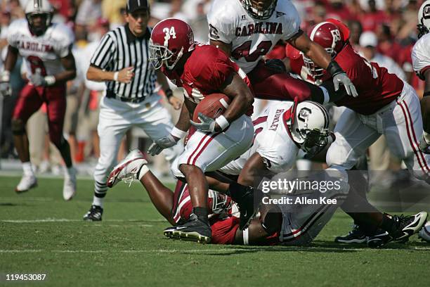 Alabama running back Kenneth Darby in action against South Carolina at Williams-Brice Stadium in Columbia, South Carolina on September 17, 2005....