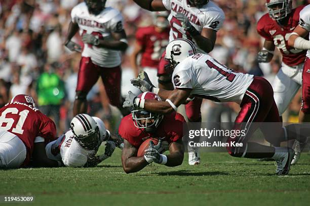 Alabama running back Kenneth Darby in action against South Carolina at Williams-Brice Stadium in Columbia, South Carolina on September 17, 2005....