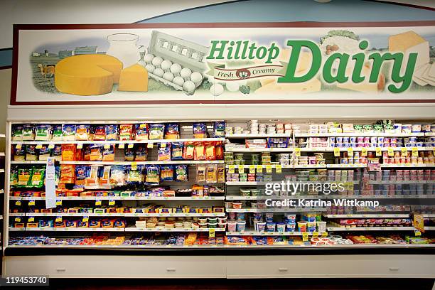 dairy department - supermarktgang stock-fotos und bilder
