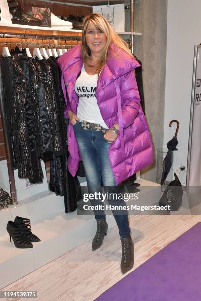 Claudia Carpendale attends the Giulia & Romeo Christmas Soiree at Maximilian Arkaden on December 17, 2019 in Munich, Germany.