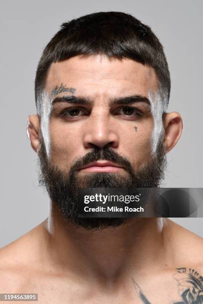Mike Perry Prime Mike Perry Pose Ufc Photos and Premium High Res Pictures - Getty Images