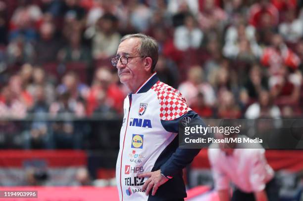 Croatian national coach Lino Cervar during the Men's EHF EURO 2020 main round group I match between Croatia and Czech Republic at Wiener Stadthalle...
