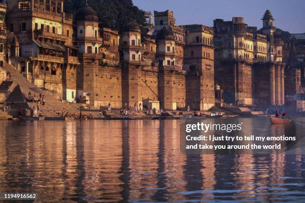 varanasi, uttar pradesh, india - asia - bathing ghat stock-fotos und bilder