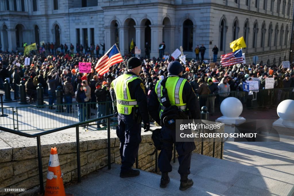 US-POLITICS-DEMONSTRATION-WEAPONS